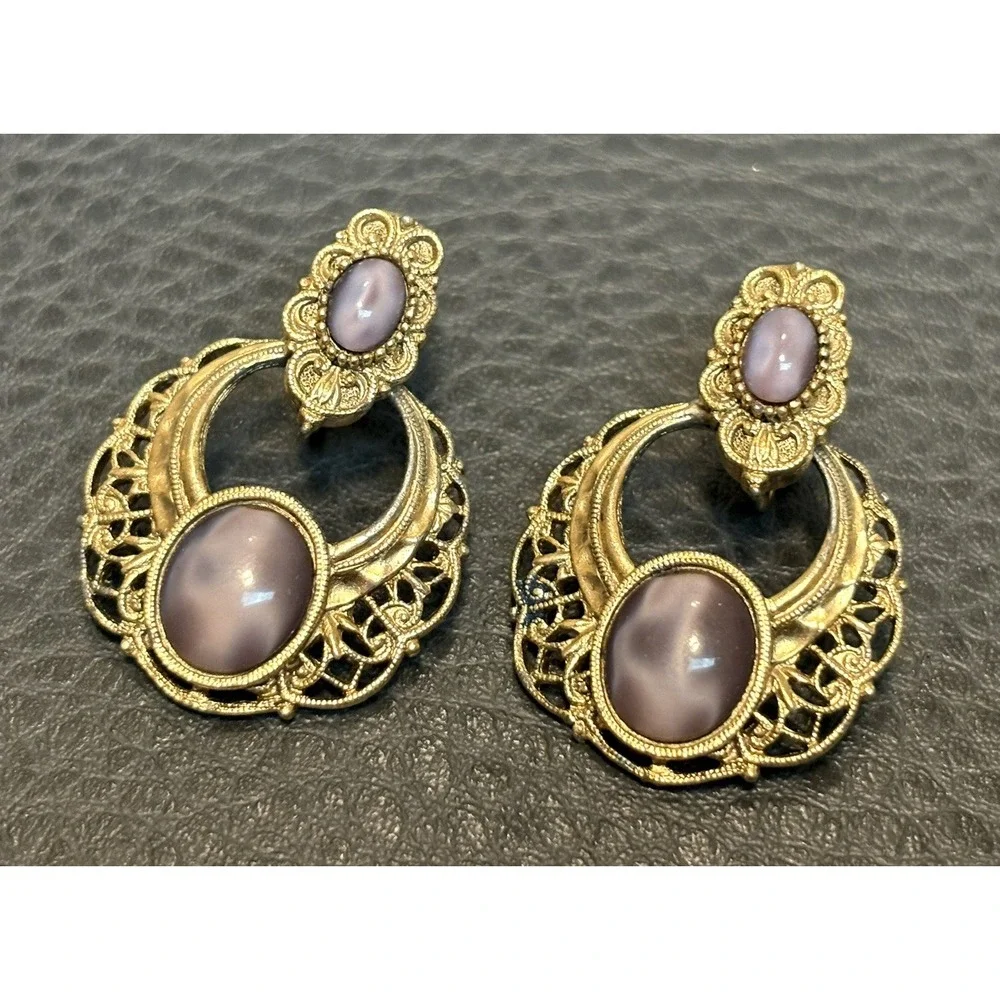 1928 Vintage 80s 90s DOOR KNOCKER Purple Marbled Cabochons Filigree EARRINGS